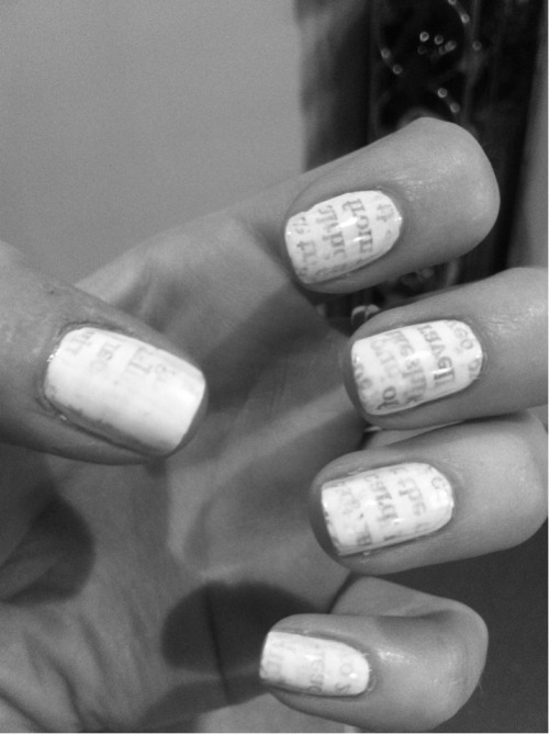 How To Do Newspaper Nails Using Water