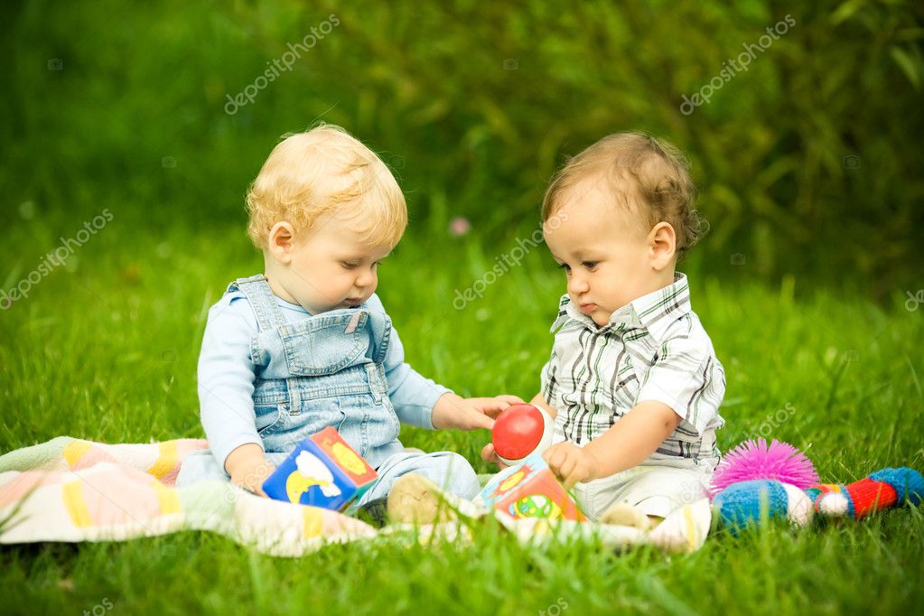 Photos Of Children Playing In The Park