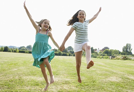 Pictures Of Children Playing Outside